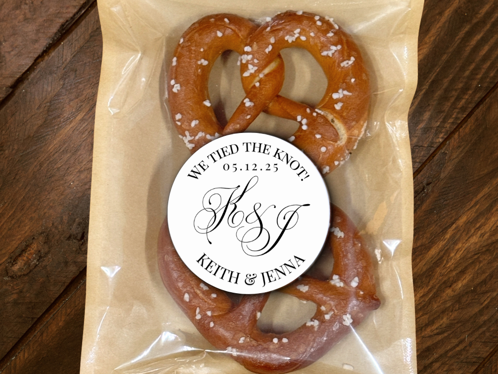 We Tied the Knot! Handmade Crunchy Pretzels Wedding Favor